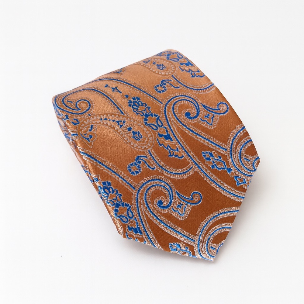 NWT Van Heusen Orange Paisley 100% Silk Tie